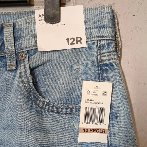 Aeropostale Women's High-Rise Baggy 90's Distressed Jean Size 12R NWT - Picture 4 of 9